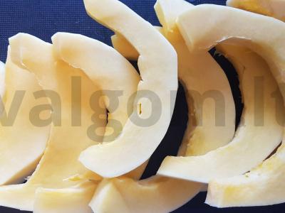 Kepta moliūgų su itališkais prieskoniais, česnaku ir alyvuogių aliejumi Žingsnis 1