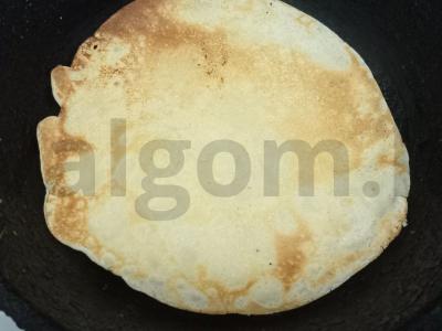 Ploni blynai ant vandens su vyšnių uogiene Žingsnis 10