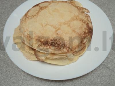 Ploni blynai ant vandens su vyšnių uogiene Žingsnis 11