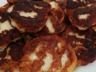 Sūrio blynai iš minkšto varškės ant manų kruopų Žingsnis 5