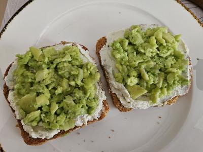 Sumuštiniai su avokadu ir pušų riešutais Žingsnis 3