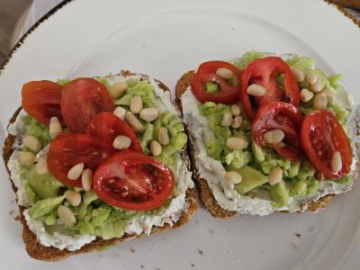 Sumuštiniai su avokadu ir pušų riešutais Žingsnis 4