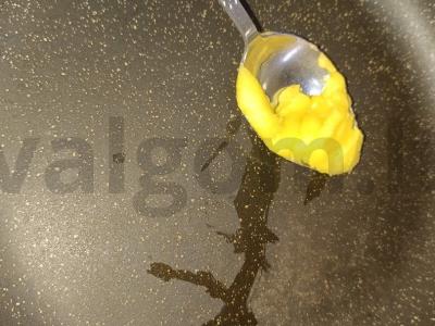 Vištienos kepenėlės su prieskoniais Žingsnis 1