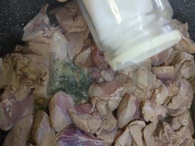 Vištienos kepenėlės su prieskoniais Žingsnis 3