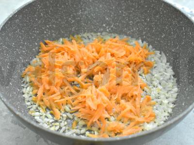 Šči su mėsos sultiniu ir pomidorais Žingsnis 4