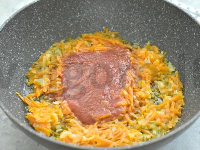 Šči su mėsos sultiniu ir pomidorais Žingsnis 5