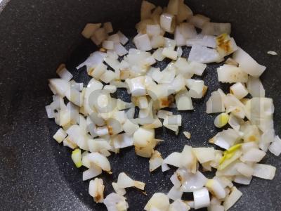 Vištienos kepenėlės, troškintos majoneze Žingsnis 1