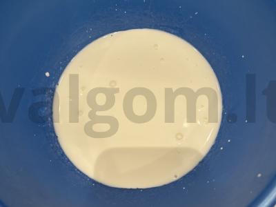 Nuo prinokusių šviežių mangų pagamintas ledai Žingsnis 1