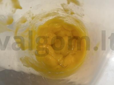 Nuo prinokusių šviežių mangų pagamintas ledai Žingsnis 8