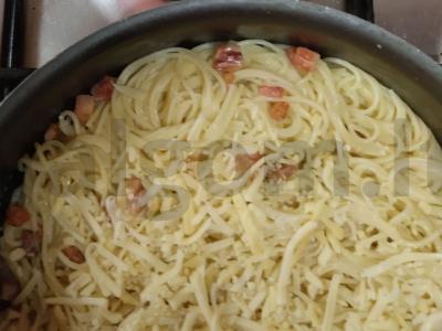 Spagečiai su virtomis-rūkyta šonine, sūriu ir grietinėlėmis Žingsnis 5