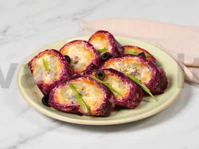 Silkė po šubos ritinėlyje pagrindine nuotrauka