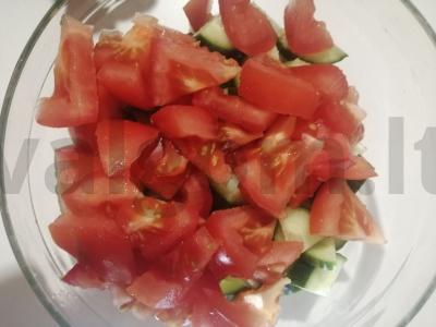 Daržovių ir dešros salotos Žingsnis 2