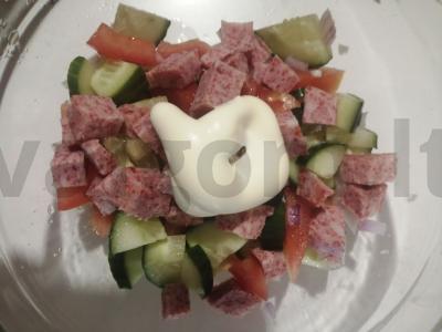 Daržovių ir dešros salotos Žingsnis 4