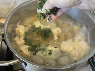 Sriuba su meatballs pietums Žingsnis 6