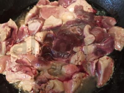 Troškinta vištienos kepenėlė su prieskoniais Žingsnis 5