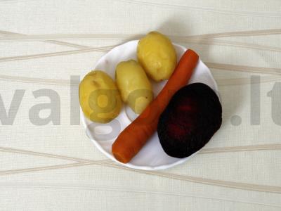 Sluoksniuotas salotas su žaliais žirneliais Žingsnis 1