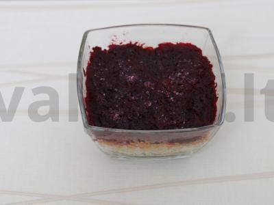 Sluoksniuotas salotas su žaliais žirneliais Žingsnis 9