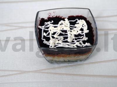 Sluoksniuotas salotas su žaliais žirneliais Žingsnis 10