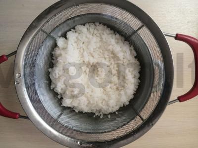 Kepti pyragėliai su ryžiais, kiaušiniu ir žaliu svogūnu Žingsnis 2