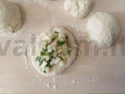 Kepti pyragėliai su ryžiais, kiaušiniu ir žaliu svogūnu Žingsnis 9