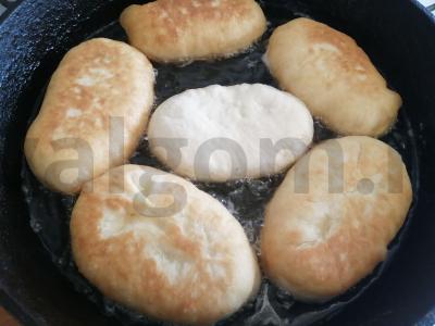 Kepti pyragėliai su ryžiais, kiaušiniu ir žaliu svogūnu Žingsnis 10