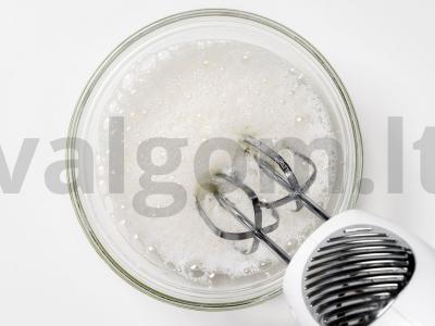 Smėliniai krepšeliai su baltymų kremu ir braškėmis Žingsnis 10