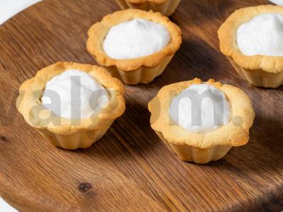 Smėliniai krepšeliai su baltymų kremu ir braškėmis Žingsnis 16