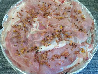 Kiauliena, kepta su pomidorais, sūriu ir grūdėta garstyčia Žingsnis 2