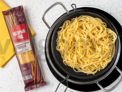 Spagečiai su vištiena grietinės padaže Žingsnis 1