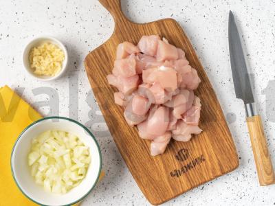 Spagečiai su vištiena grietinės padaže Žingsnis 2