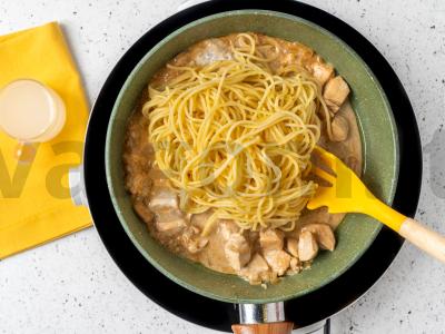 Spagečiai su vištiena grietinės padaže Žingsnis 5