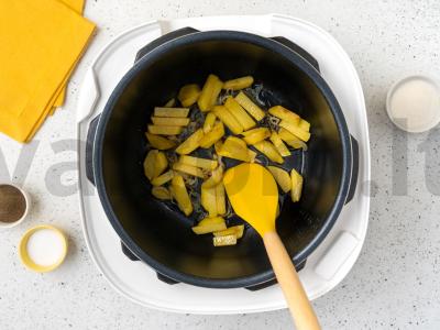 Troškinta kopūstai su bulvėmis lėtojoje viryklėje Žingsnis 2