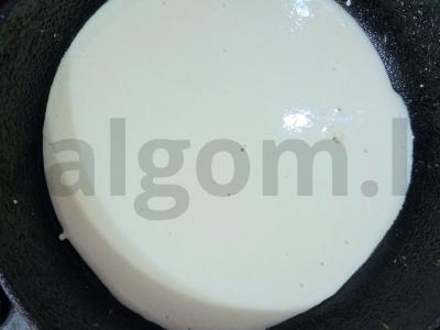 Pieninė blynelių su maasdamo sūriu ir bananais Žingsnis 2