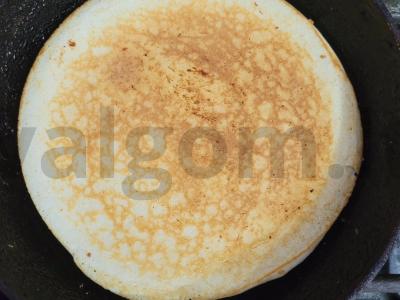 Pieninė blynelių su maasdamo sūriu ir bananais Žingsnis 3