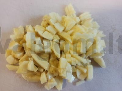 Desertas su šviežiais vaisiais ir sausainiais Žingsnis 3