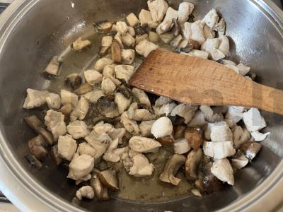 Auksinis pyragas su vištienos krūtinėle ir grybais Žingsnis 6