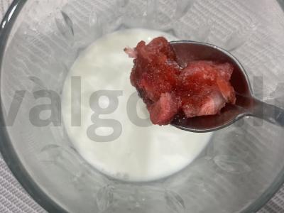 Kokteilis „Braškės su grietinėlėmis“ Žingsnis 3