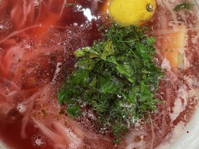 Borsčas su pupelėmis ir jautiena pagrindine nuotrauka