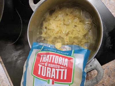 Makaronai su mėsos kukuliais pomidorų padaže Žingsnis 1