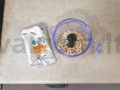 Namų žemės riešutų sviestas su medumi Žingsnis 1