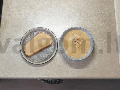 Namų žemės riešutų sviestas su medumi pagrindine nuotrauka