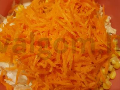 Vitaminų salotas su kukurūzais Žingsnis 3