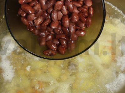 Toskaniškas troškintas sriuba su medžiotojų dešrelėmis, pupelėmis, avinžirniais ir lęšiais Žingsnis 11