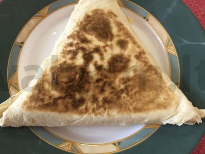 Tortilija su kiaušiniu ir sūriu pagrindine nuotrauka