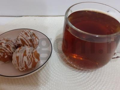 Arbata su braškėmis pagrindine nuotrauka