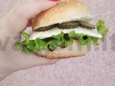 Patingėlių hamburgeris iš to, kas yra šaldytuve pagrindine nuotrauka