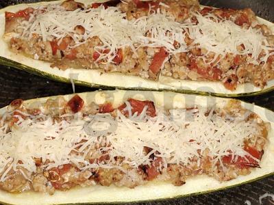 Cukinijų valtelės „Mėsos pyragas“, keptos orkaitėje Žingsnis 7