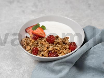 Granola namuose pagrindine nuotrauka