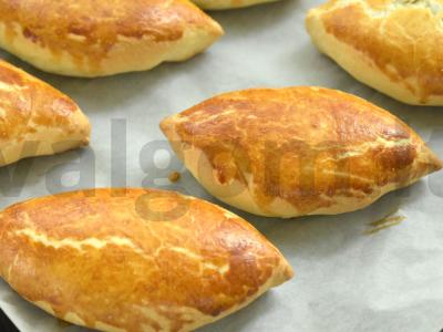 Sluoksniuotos tešlos pyragėliai su ryžiais, kiaušiniais ir žaliu svogūnu Žingsnis 6