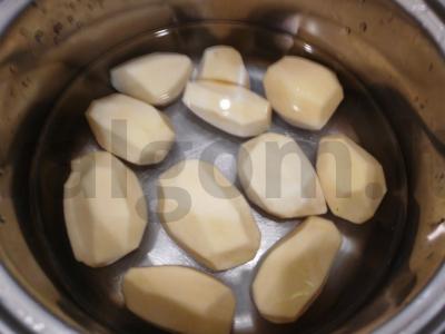 Bulvių apkepas su kalakutiena pietums Žingsnis 1